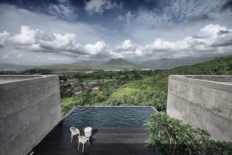 Liquid Stone House by SPASM Design Architects