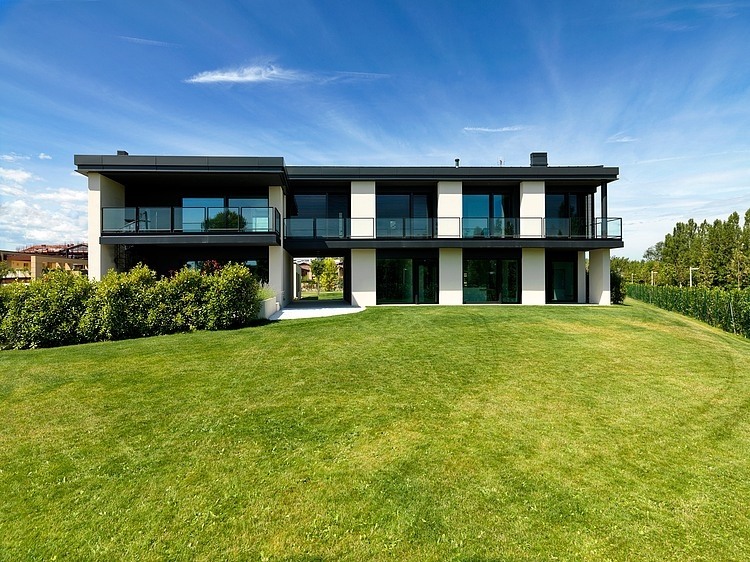 Villa T by Luca Rutelli
