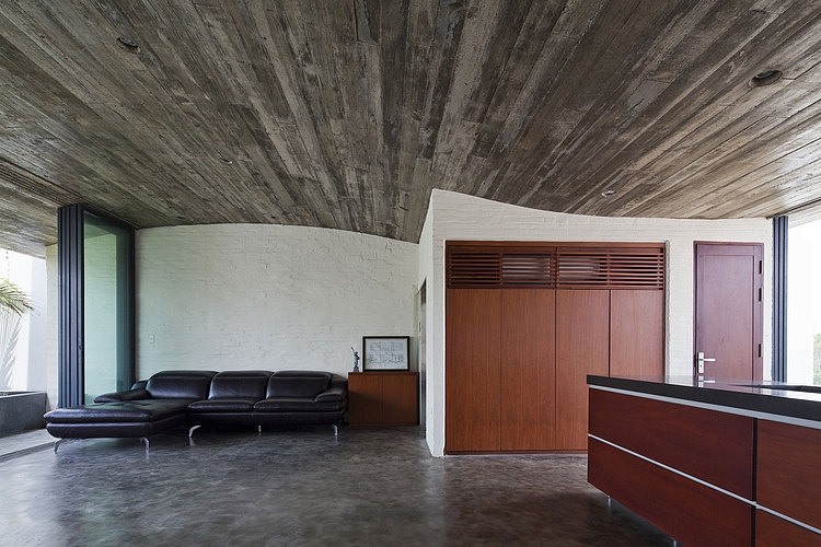 Binh Thanh House by Vo Trong Nghia and Sanuki + Nishizawa
