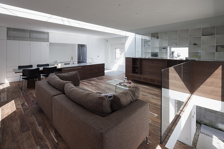 Frame House by Uid Architects & Associates