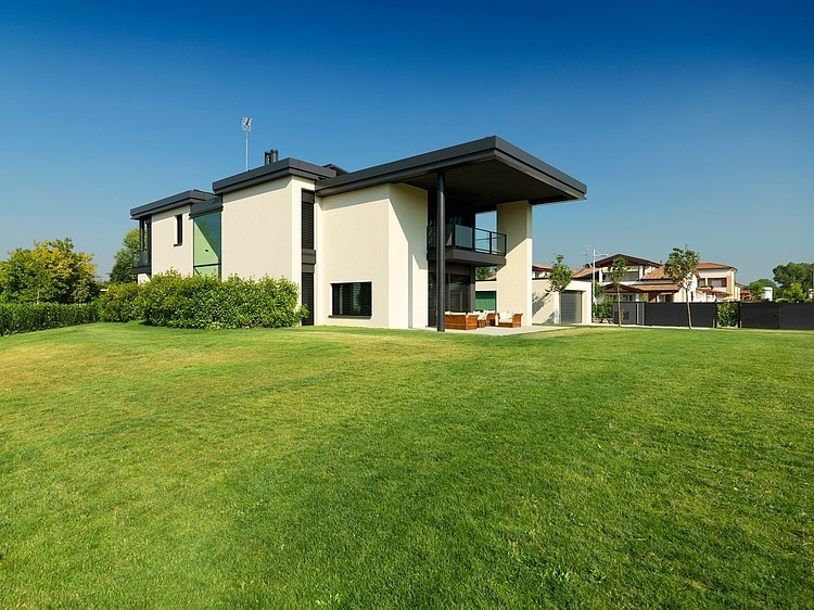 Villa T by Luca Rutelli