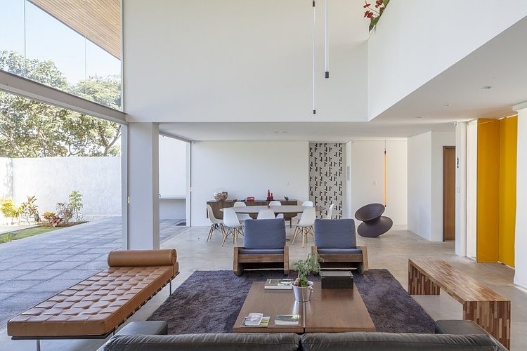 Linhares Dias House by DOMO Arquitetos