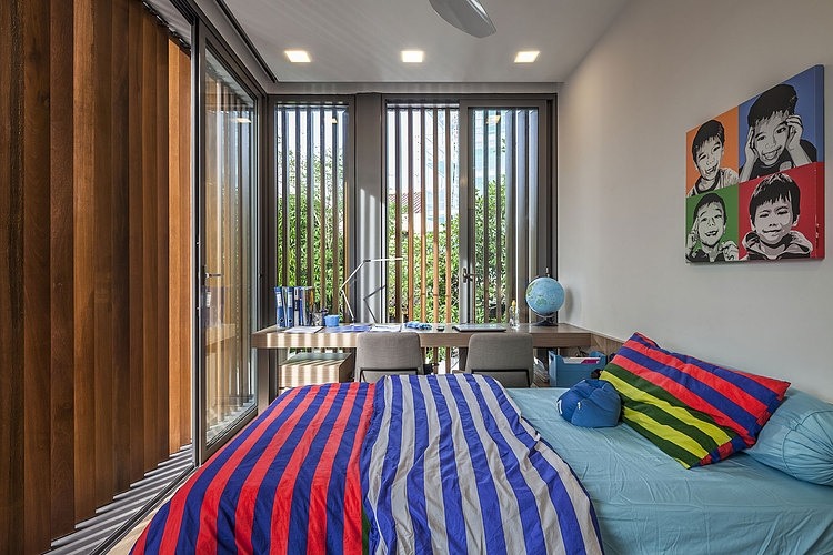 Sunny Side House by Wallflower Architecture + Design