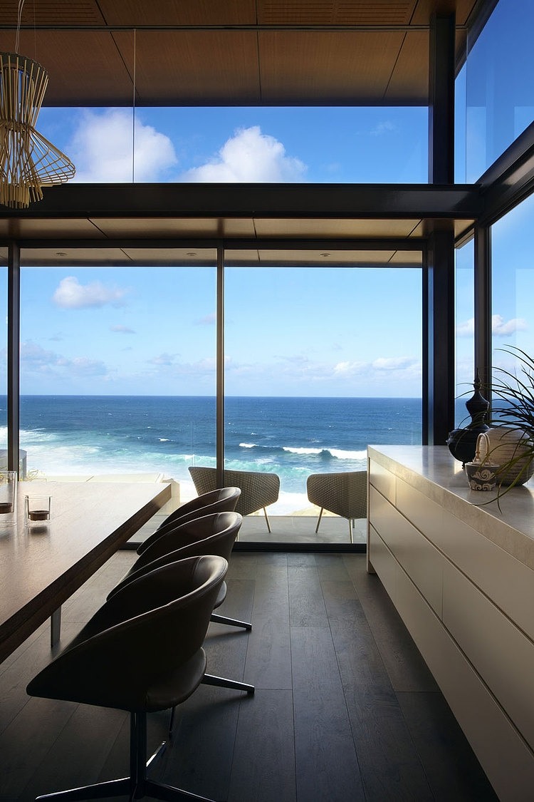 Bronte House by Rolf Ockert Design