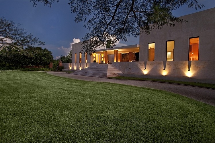 Casa de Campo by Reyes Ríos + Larraiín Arquitectos