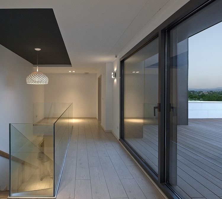 Vitoria-Gasteiz Home by Patxi Cortazar Arquitecto