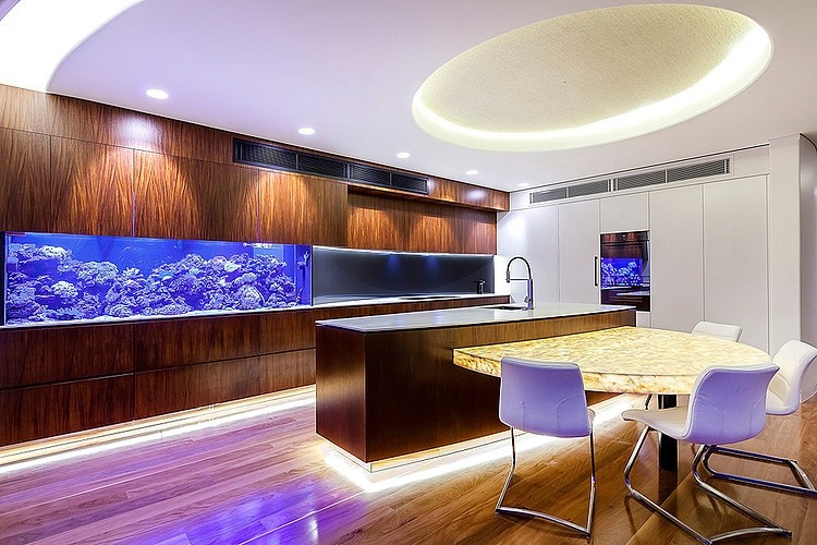 Central Beach House by Mark Gacesa