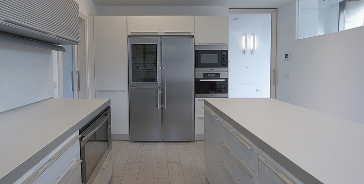 Vitoria-Gasteiz Home by Patxi Cortazar Arquitecto