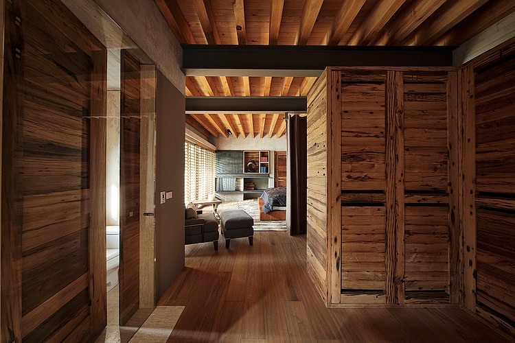 House by the Lake by CHK Arquitectura