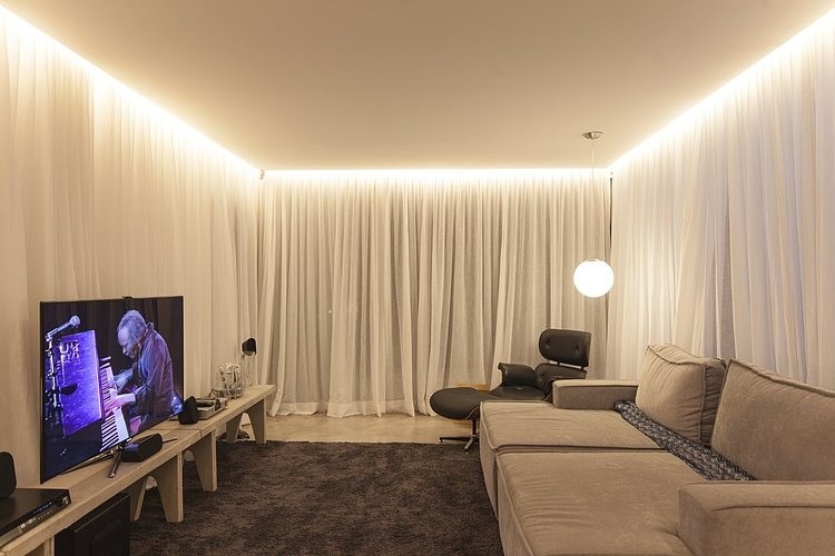 Linhares Dias House by DOMO Arquitetos