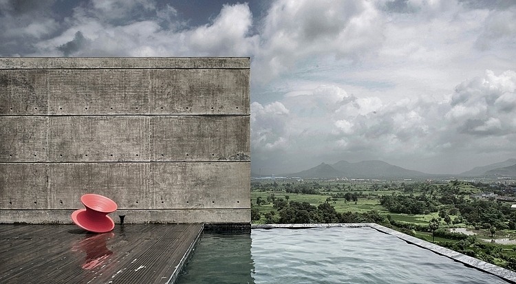 Liquid Stone House by SPASM Design Architects