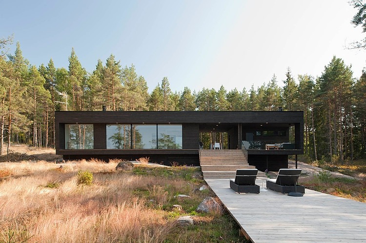 Summer Villa by Haroma & Partners