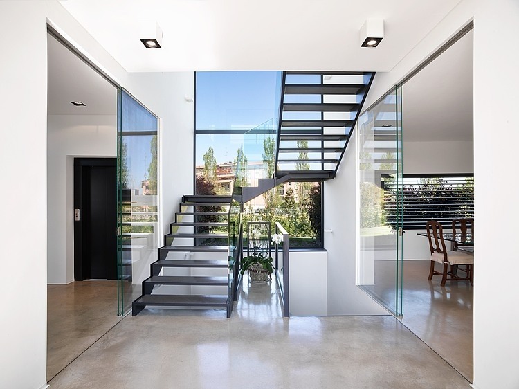 Villa T by Luca Rutelli