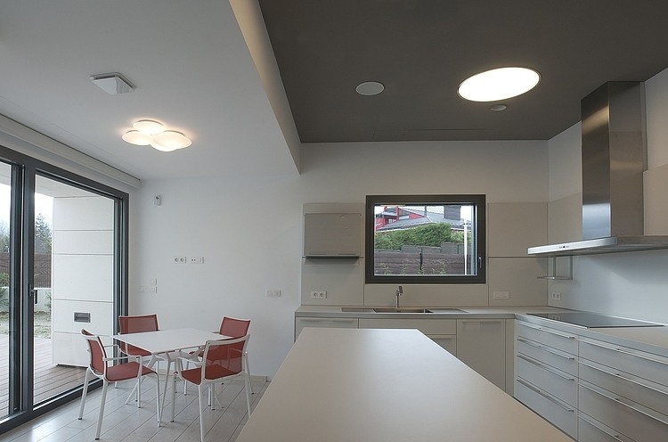 Vitoria-Gasteiz Home by Patxi Cortazar Arquitecto