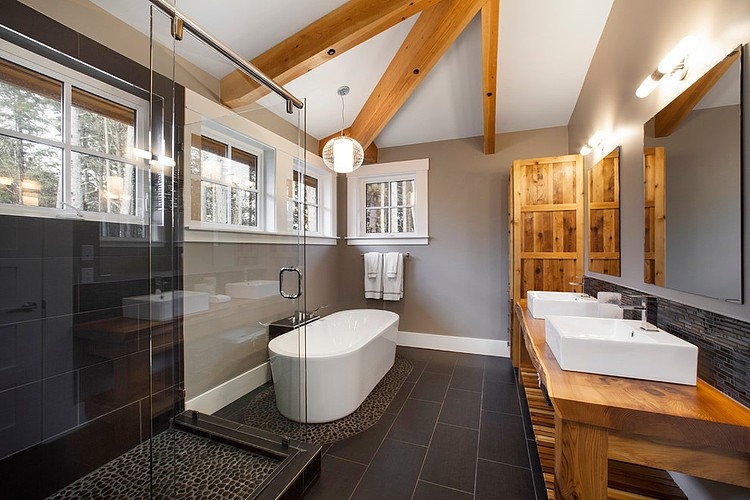 Cliffside Home by Icon Developments