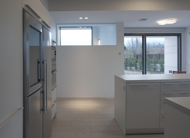 Vitoria-Gasteiz Home by Patxi Cortazar Arquitecto