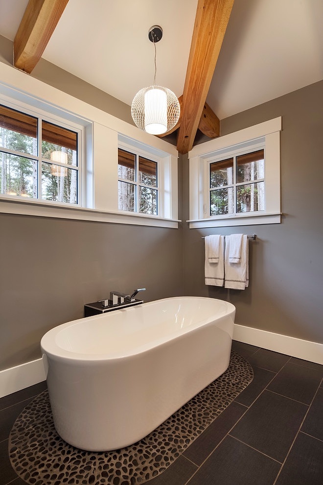Cliffside Home by Icon Developments