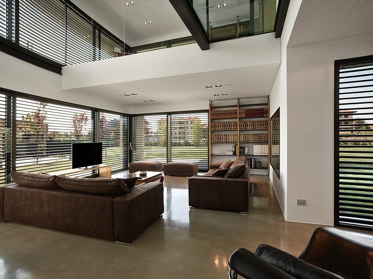 Villa T by Luca Rutelli