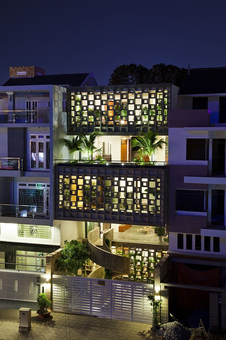Binh Thanh House by Vo Trong Nghia and Sanuki + Nishizawa