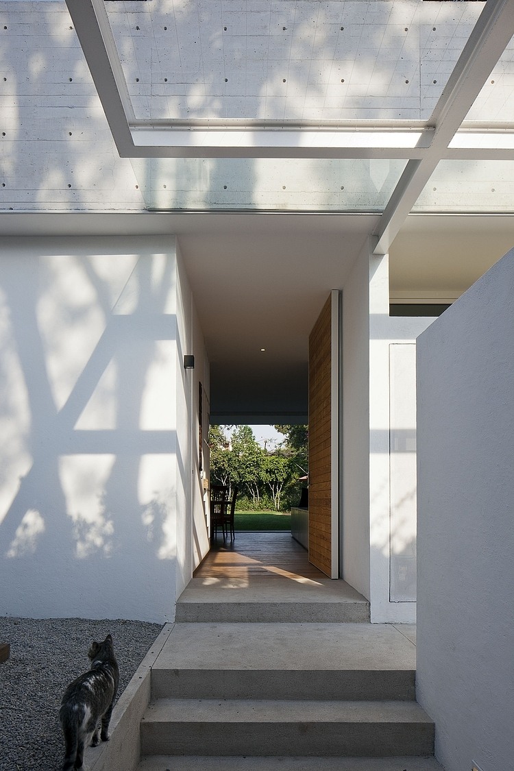 Cerrade de Cortes 87 by DCPP Arquitectos