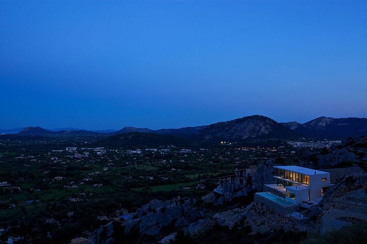 Casa 115 by Miquel Àngel Lacomba