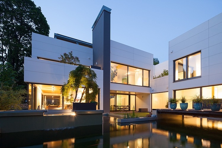 House in Berlin by Volker Wiese