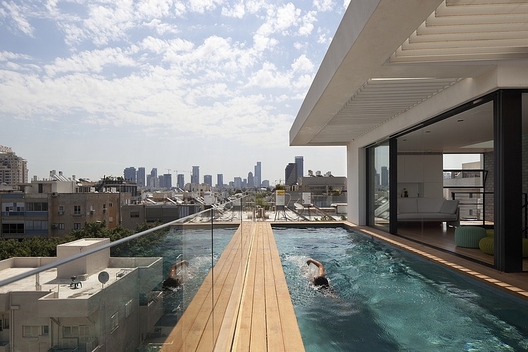 Tel Aviv Townhouse by Pitsou Kedem Architect