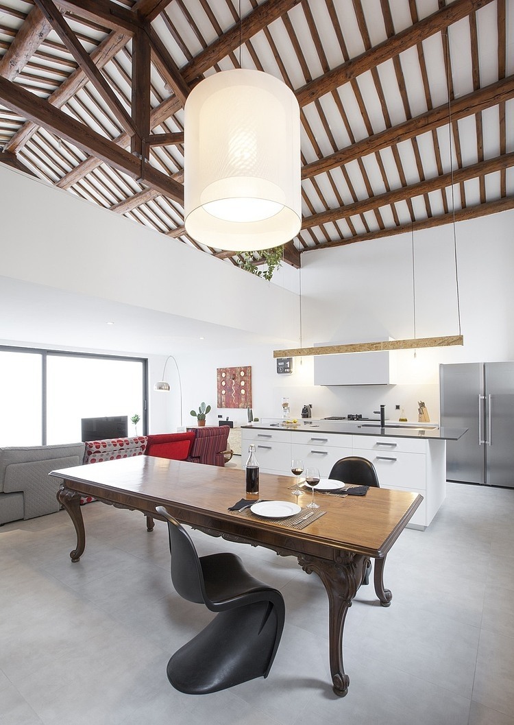 Casa Ov by Costa Calsamiglia Arquitecte