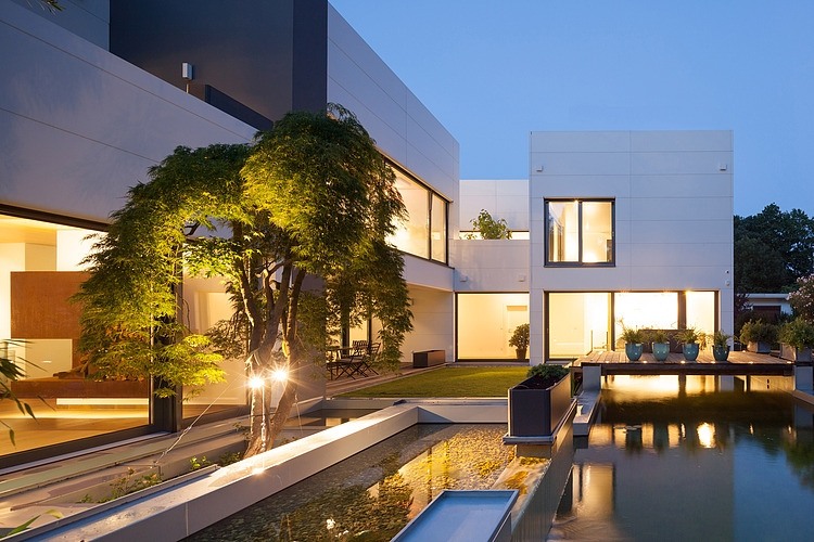 House in Berlin by Volker Wiese