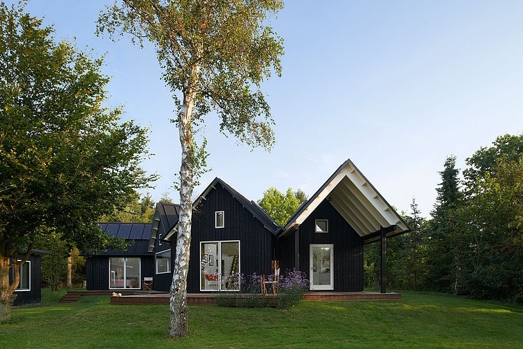 Village House by Powerhouse Company