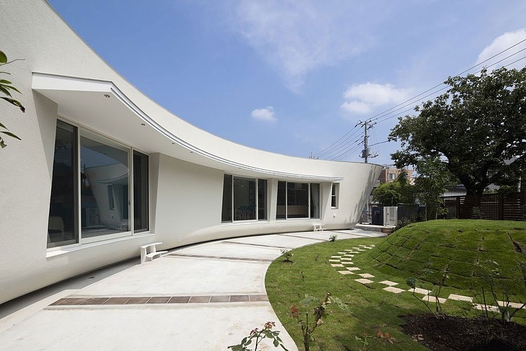 Green Screen House by Hideo Kumaki