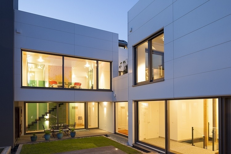 House in Berlin by Volker Wiese