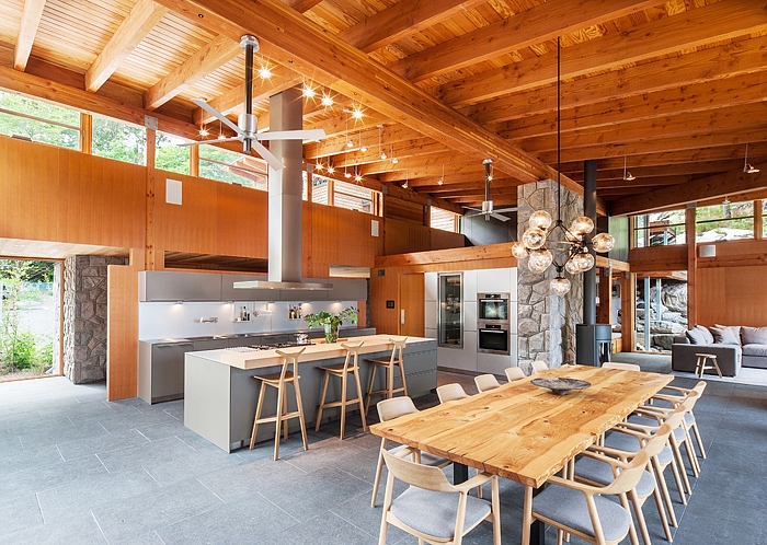 Muskoka Cottage by Christopher Simmonds