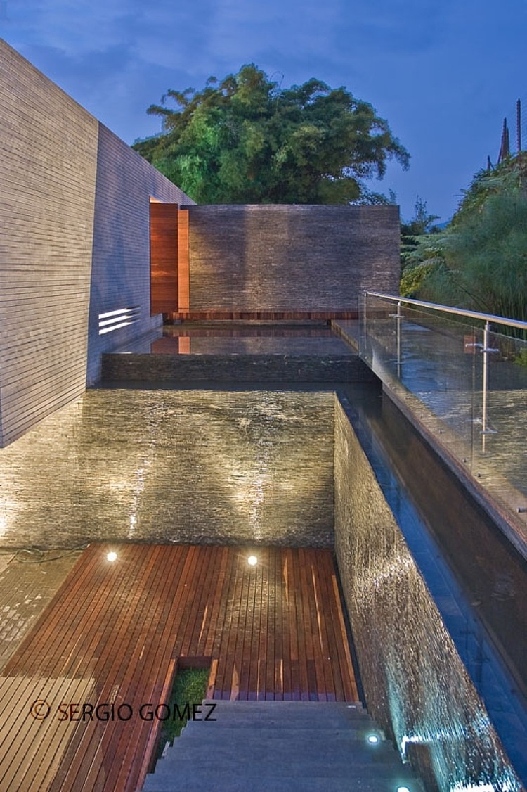 RV House by Alejandro Restrepo Montoya