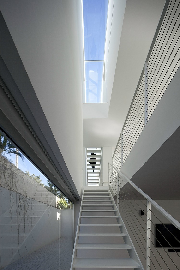 Afeka House by Pitsou Kedem Architects