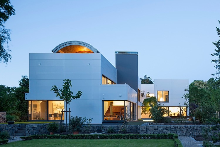 House in Berlin by Volker Wiese