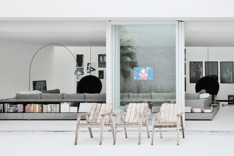 AS House by Studio Guilherme Torres