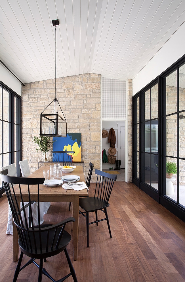 Modern Farm House by Tim Cuppett Architects