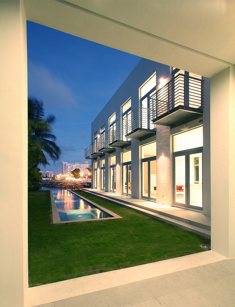 Rivo Alto Residence by Shulman + Associates
