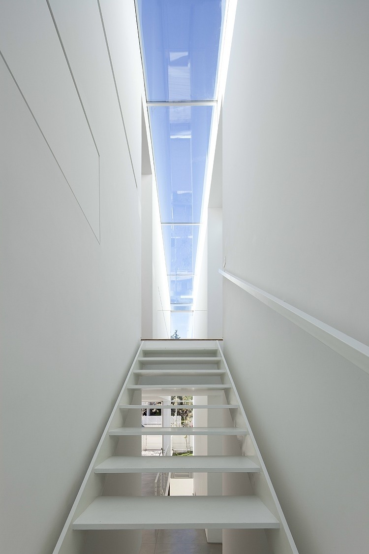 Afeka House by Pitsou Kedem Architects