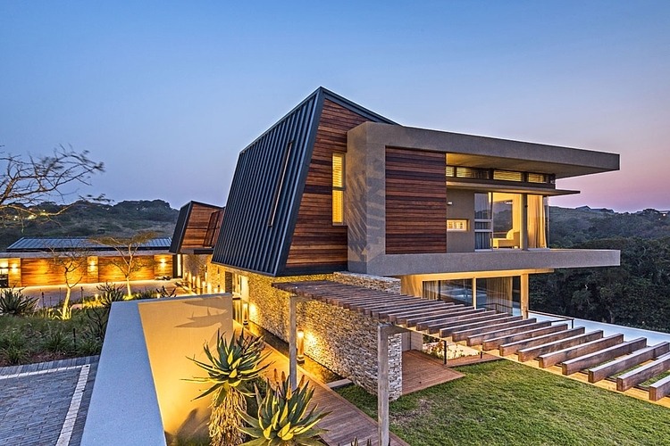 Albizia House by Metropole Architects