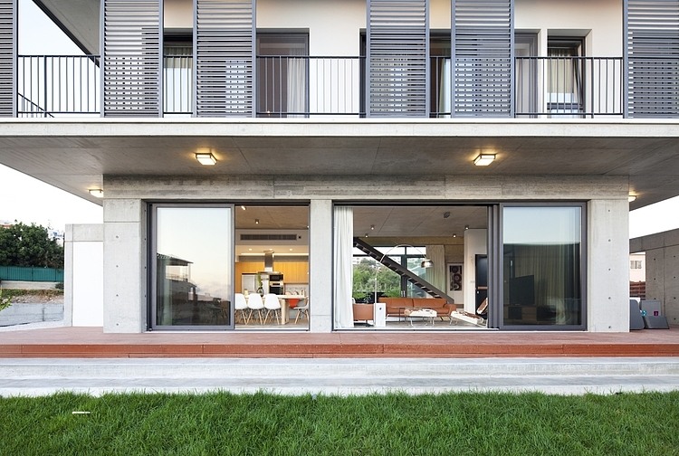 Andri & Yiorgos Residence by Vardastudio Architects