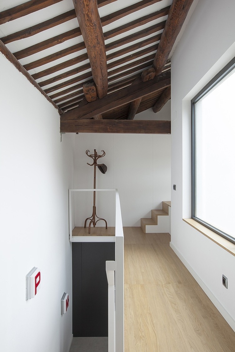 Casa Ov by Costa Calsamiglia Arquitecte