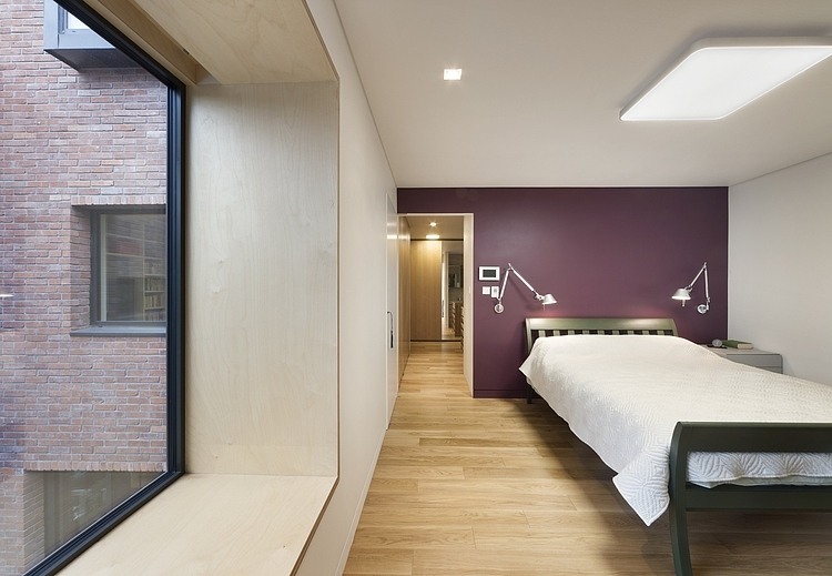 Courtyard House in Seoul by Min Soh