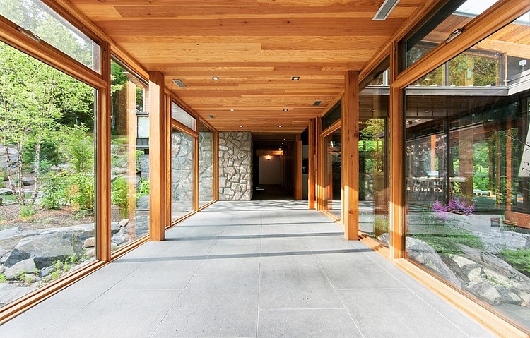 Muskoka Cottage by Christopher Simmonds