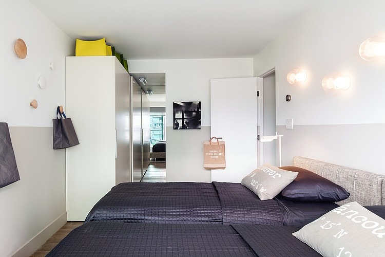 Coal Harbour Residence by Gaile Guevara