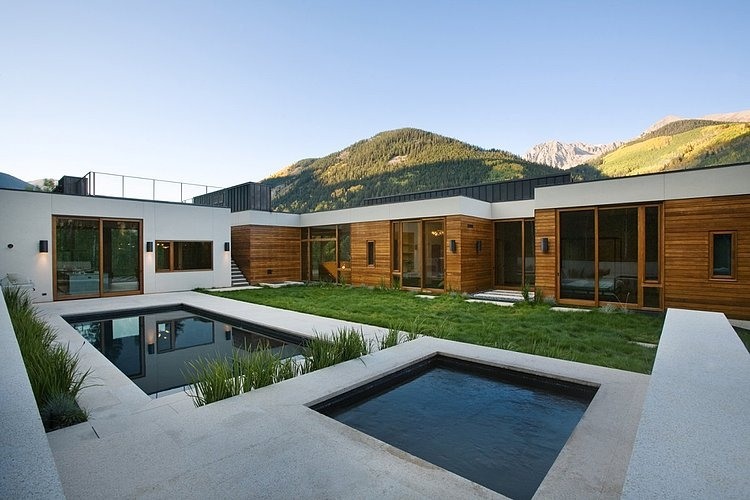Linear House by Studio B Architects