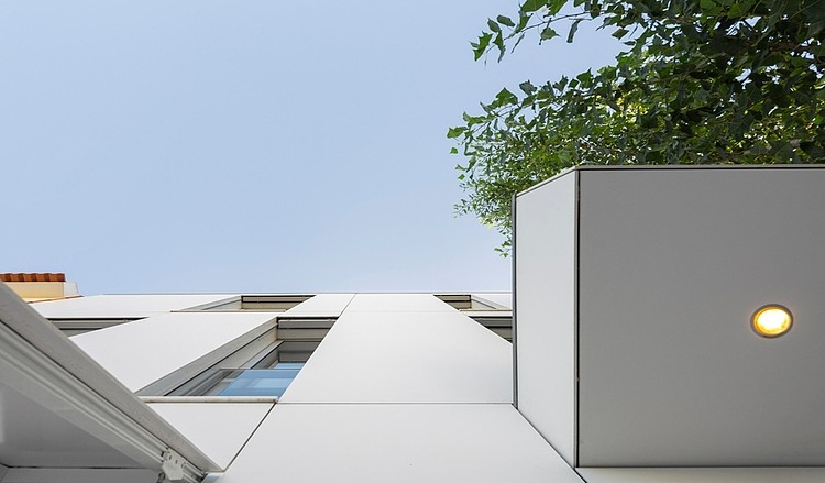 Parede 11 by Humberto Conde Arquitectos