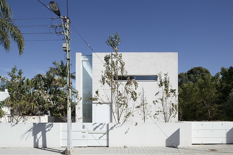 Afeka House by Pitsou Kedem Architects