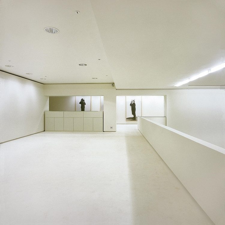 Galeria Mario Sequeira by Carvalho Araujo